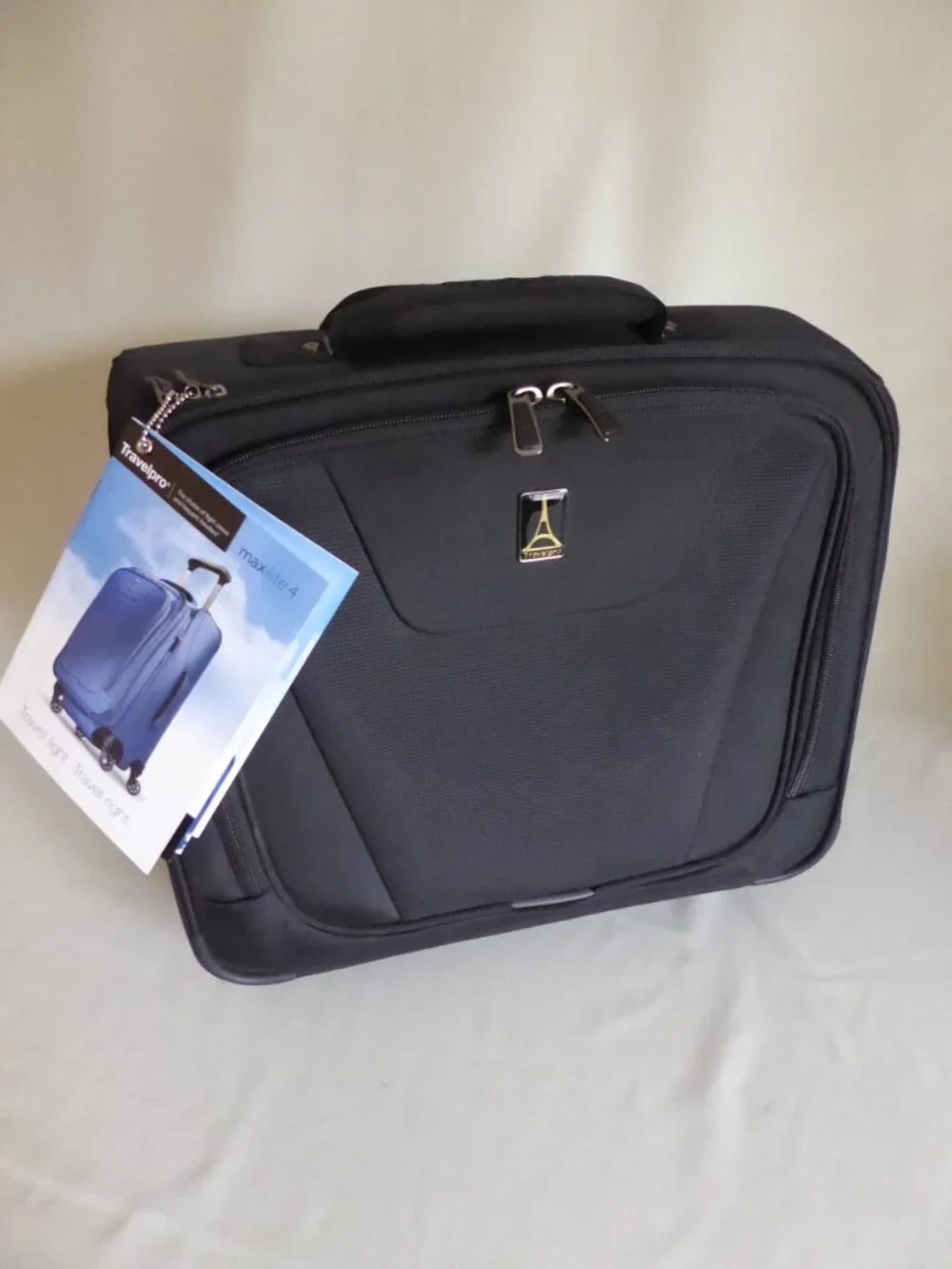 NEW TRAVELPRO MAX LITE 4 ROLLING TOTE TRAVEL CARRY ON BLACK SUITCASE